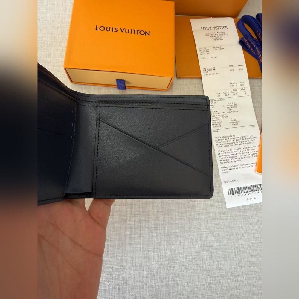 Louis Vuitton Multiple Wallet - Picture 9 of 13